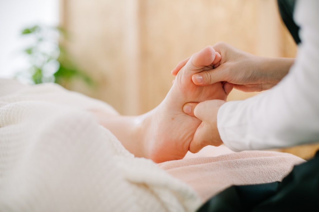 フットマッサージ